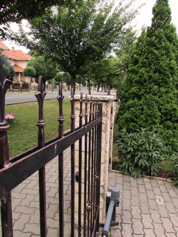 Szecsenyi Apartman Hévíz Exteriér fotografie