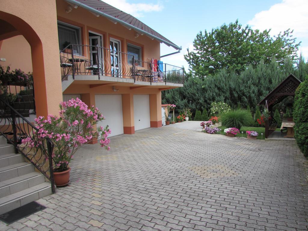 Szecsenyi Apartman Hévíz Exteriér fotografie